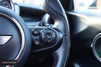 USED 2017 17 MINI HATCH JOHN COOPER WORKS 2.0 JOHN COOPER WORKS 3d 228 BHP PANORAMIC ROOF / CHILLI PACK
