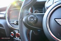 USED 2017 17 MINI HATCH JOHN COOPER WORKS 2.0 JOHN COOPER WORKS 3d 228 BHP PANORAMIC ROOF / CHILLI PACK