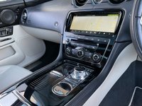 USED 2018 67 JAGUAR XJ 3.0 D V6 R-SPORT 4d 296 BHP 