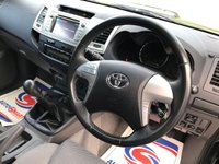 USED 2012 12 TOYOTA HI-LUX 3.0 INVINCIBLE 4X4 D-4D DCB 169 BHP 6 TOYOTA DEALER STAMPS IN BOOK  !