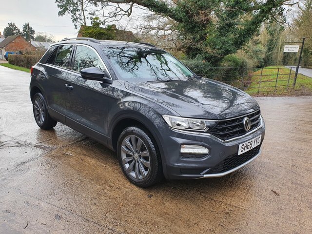 2019 69 Volkswagen T-Roc 1.5 SE TSI EVO DSG 5d 148 BHP