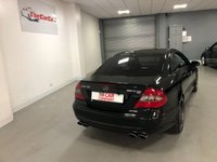 USED 2005 05 MERCEDES-BENZ CLK 5.4 CLK55 AMG 2d 363 BHP * PRIVACY  GLASS * CLIMATE CONTROL  * REVERSING CAMERA * LEATHER * 19 INCH ALLOYS *