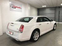 USED 2013 13 CHRYSLER 300C 3.0 CRD LIMITED 4d 236 BHP * CLIMATE CONTROL* PARKING SENSORS * NAVIGATION * LEATHER * 18 INCH ALLOY WHEELS *