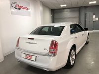 USED 2013 13 CHRYSLER 300C 3.0 CRD LIMITED 4d 236 BHP * CLIMATE CONTROL* PARKING SENSORS * NAVIGATION * LEATHER * 18 INCH ALLOY WHEELS *