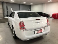 USED 2013 13 CHRYSLER 300C 3.0 CRD LIMITED 4d 236 BHP * CLIMATE CONTROL* PARKING SENSORS * NAVIGATION * LEATHER * 18 INCH ALLOY WHEELS *