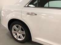 USED 2013 13 CHRYSLER 300C 3.0 CRD LIMITED 4d 236 BHP * CLIMATE CONTROL* PARKING SENSORS * NAVIGATION * LEATHER * 18 INCH ALLOY WHEELS *