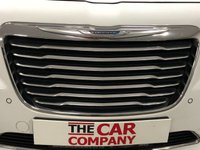 USED 2013 13 CHRYSLER 300C 3.0 CRD LIMITED 4d 236 BHP * CLIMATE CONTROL* PARKING SENSORS * NAVIGATION * LEATHER * 18 INCH ALLOY WHEELS *