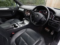 USED 2013 13 VOLKSWAGEN TOUAREG 3.0 V6 R-LINE TDI BLUEMOTION TECHNOLOGY 5d 242 BHP VW Service History-PANO-Heated Seat