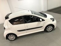 USED 2013 63 TOYOTA AYGO 1.0 VVT-I MOVE MM 5d 68 BHP * ONLY 17K MILES * AIR CONDITIONING * ONLY &pound;20 A YEAR ROAD TAX * NAVIGATION * BLUETOOTH *