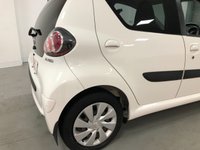 USED 2013 63 TOYOTA AYGO 1.0 VVT-I MOVE MM 5d 68 BHP * ONLY 17K MILES * AIR CONDITIONING * ONLY &pound;20 A YEAR ROAD TAX * NAVIGATION * BLUETOOTH *
