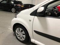 USED 2013 63 TOYOTA AYGO 1.0 VVT-I MOVE MM 5d 68 BHP * ONLY 17K MILES * AIR CONDITIONING * ONLY &pound;20 A YEAR ROAD TAX * NAVIGATION * BLUETOOTH *