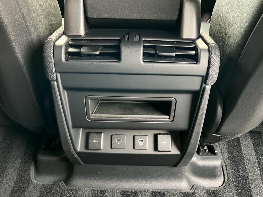USED 2021 21 LAND ROVER DEFENDER 3.0 X-DYNAMIC S 5d 246 BHP FANTASTIC SPEC AND LOW MILES!