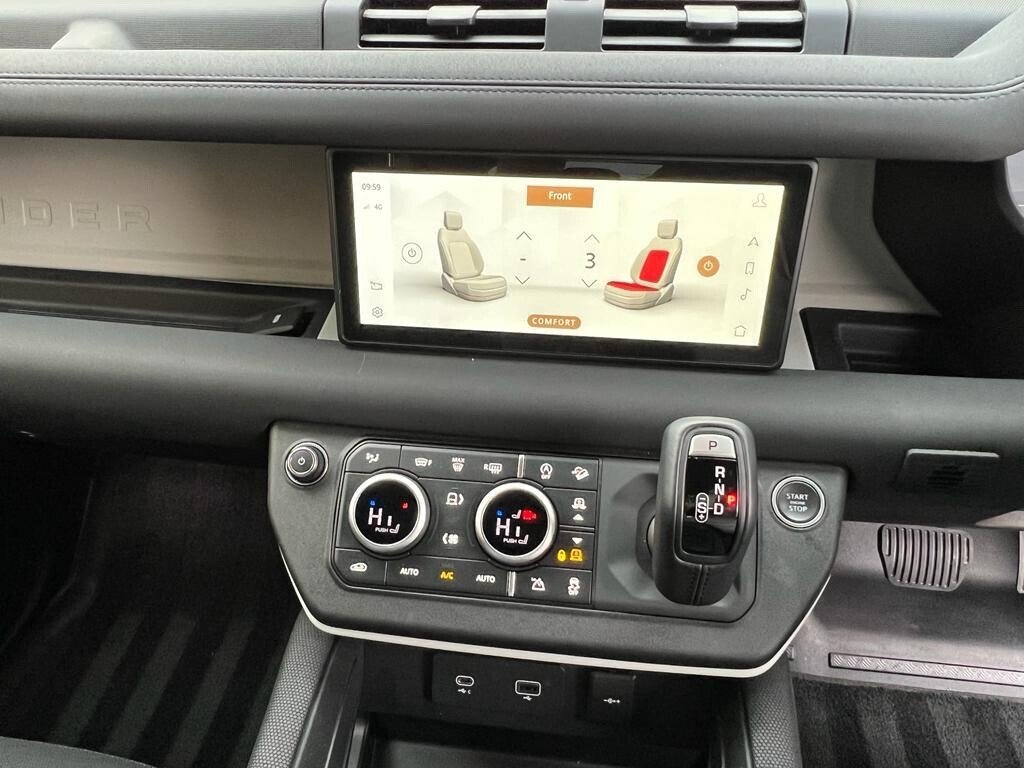 USED 2021 21 LAND ROVER DEFENDER 3.0 X-DYNAMIC S 5d 246 BHP FANTASTIC SPEC AND LOW MILES!