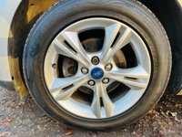 USED 2013 13 FORD FOCUS 1.0 ZETEC 5d 99 BHP This is a very clean example of this popular hatchback.