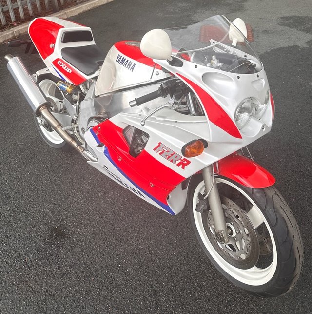 View our YAMAHA FZR750R