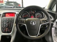 USED 2011 61 VAUXHALL ASTRA 1.6 EXCITE 5d 113 BHP 