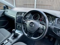 USED 2018 18 VOLKSWAGEN GOLF 1.6 SE NAVIGATION TDI BLUEMOTION TECHNOLOGY 5d 114 BHP 