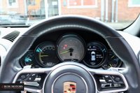 USED 2017 17 PORSCHE CAYENNE 3.0 S E-HYBRID PLATINUM EDITION TIPTRONIC S 5d 329 BHP PAN ROOF / REAR CAM / BOSE