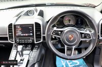 USED 2017 17 PORSCHE CAYENNE 3.0 S E-HYBRID PLATINUM EDITION TIPTRONIC S 5d 329 BHP PAN ROOF / REAR CAM / BOSE