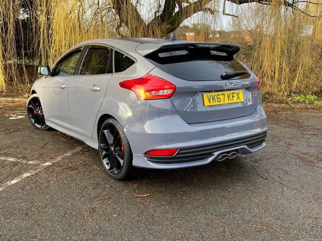 View our FORD FOCUS