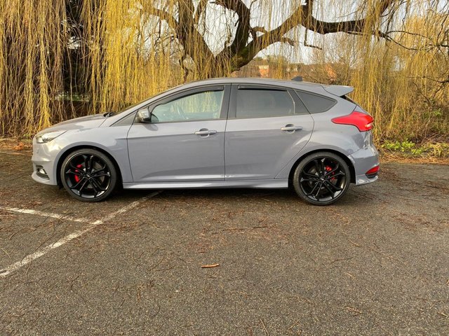 View our FORD FOCUS