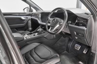 USED 2019 J VOLKSWAGEN TOUAREG 3.0 V6 R-LINE TECH TDI 5d 282 BHP +1 OWNER, FULL SERVICE HISTORY+