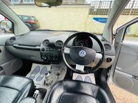 USED 2001 Y VOLKSWAGEN BEETLE 2.0 8V 3d 114 BHP Great Looking Beetle - Lots of Service History