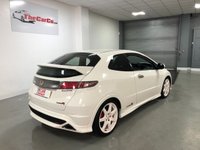 USED 2009 59 HONDA CIVIC 2.0 I-VTEC TYPE-R CHAMPIONSHIP WHITE 3d 198 BHP * CLIMATE CONTROL * PARKING SENSORS * 18 INCH ALLOY WHEELS *