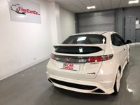 USED 2009 59 HONDA CIVIC 2.0 I-VTEC TYPE-R CHAMPIONSHIP WHITE 3d 198 BHP * CLIMATE CONTROL * PARKING SENSORS * 18 INCH ALLOY WHEELS *