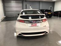 USED 2009 59 HONDA CIVIC 2.0 I-VTEC TYPE-R CHAMPIONSHIP WHITE 3d 198 BHP * CLIMATE CONTROL * PARKING SENSORS * 18 INCH ALLOY WHEELS *