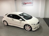 USED 2009 59 HONDA CIVIC 2.0 I-VTEC TYPE-R CHAMPIONSHIP WHITE 3d 198 BHP * CLIMATE CONTROL * PARKING SENSORS * 18 INCH ALLOY WHEELS *