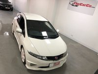 USED 2009 59 HONDA CIVIC 2.0 I-VTEC TYPE-R CHAMPIONSHIP WHITE 3d 198 BHP * CLIMATE CONTROL * PARKING SENSORS * 18 INCH ALLOY WHEELS *