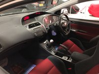 USED 2009 59 HONDA CIVIC 2.0 I-VTEC TYPE-R CHAMPIONSHIP WHITE 3d 198 BHP * CLIMATE CONTROL * PARKING SENSORS * 18 INCH ALLOY WHEELS *