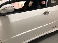 USED 2009 59 HONDA CIVIC 2.0 I-VTEC TYPE-R CHAMPIONSHIP WHITE 3d 198 BHP * CLIMATE CONTROL * PARKING SENSORS * 18 INCH ALLOY WHEELS *
