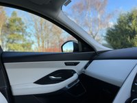 USED 2018 18 JAGUAR E-PACE 2.0 E-PACE R-DYNAMIC HSE 5d 178 BHP 4WD AUTO Glass Panoramic Roof 20" Alloy