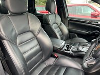 USED 2015 15 PORSCHE CAYENNE 3.0 D V6 TIPTRONIC S 5d 262 BHP **Huge Spec - ** Factory Bodykit - 21