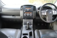 USED 2011 61 NISSAN NAVARA 2.5 DCI TEKNA 4X4 DCB 188 BHP www.suffolkcarcentre.co.uk - Located at Ilketshall