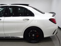 USED 2017 66 MERCEDES-BENZ C-CLASS C63 4.0 V8 BITURBO (510 PS) AMG S (PREMIUM) SpdS MCT ( ULEZ - EURO 6 ) (S/S) 4DR + NAV + PAN ROOF + E/M/HEATED 2 TONE RED / BLACK LEATHER PERFORMANCE SEATS + DESIGNO DIAMOND WHITE PAINTWORK + CARBON INTERIOR + HEAD UP + KEYLESS PANROOF+PERFORMANCE EXHAUST / SEATS+NAV+HEAD UP+CAM