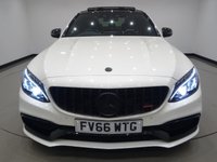 USED 2017 66 MERCEDES-BENZ C-CLASS C63 4.0 V8 BITURBO (510 PS) AMG S (PREMIUM) SpdS MCT ( ULEZ - EURO 6 ) (S/S) 4DR + NAV + PAN ROOF + E/M/HEATED 2 TONE RED / BLACK LEATHER PERFORMANCE SEATS + DESIGNO DIAMOND WHITE PAINTWORK + CARBON INTERIOR + HEAD UP + KEYLESS PANROOF+PERFORMANCE EXHAUST / SEATS+NAV+HEAD UP+CAM