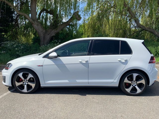 View our VOLKSWAGEN GOLF