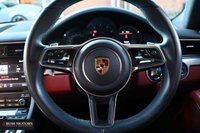 USED 2017 67 PORSCHE 911 3.0 CARRERA PDK 2d 364 BHP LOW MILEAGE / SUPERB CONDITION