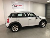 USED 2013 63 MINI COUNTRYMAN 2.0 COOPER D 5d 110 BHP * CLIMATE * PARKING SENSORS * LEATHER TRIM * ALLOY WHEELS *
