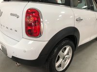 USED 2013 63 MINI COUNTRYMAN 2.0 COOPER D 5d 110 BHP * CLIMATE * PARKING SENSORS * LEATHER TRIM * ALLOY WHEELS *