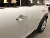 USED 2013 63 MINI COUNTRYMAN 2.0 COOPER D 5d 110 BHP * CLIMATE * PARKING SENSORS * LEATHER TRIM * ALLOY WHEELS *