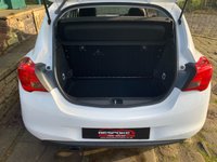 USED 2019 19 VAUXHALL CORSA 1.4 GRIFFIN 3d 74 BHP 2019 'LTD EDITION' CORSA GRIFFIN 1.4 3DR - GLOSS BLACK ALLOYS - SATELLITE NAVIGATION - CRUISE CONTROL - APPLE CAR PLAY - HEATED SEATS/STEERING WHEEL