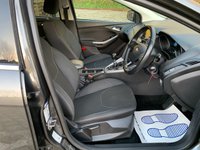 USED 2016 16 FORD FOCUS 1.0 ZETEC 5d 124 BHP ZETEC 1.0 ECO-BOOST TURBO - SATELLITE NAVIGATION - &pound;20 ROAD TAX 12 MONTHS - 2 FORMER KEEPERS - 16 INCH BRIGHT SILVER ALLOYS