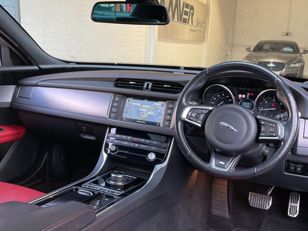 USED 2017 66 JAGUAR XF 2.0 D R-SPORT AWD 4d 177 BHP 