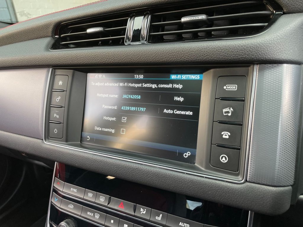 USED 2017 66 JAGUAR XF 2.0 D R-SPORT AWD 4d 177 BHP 