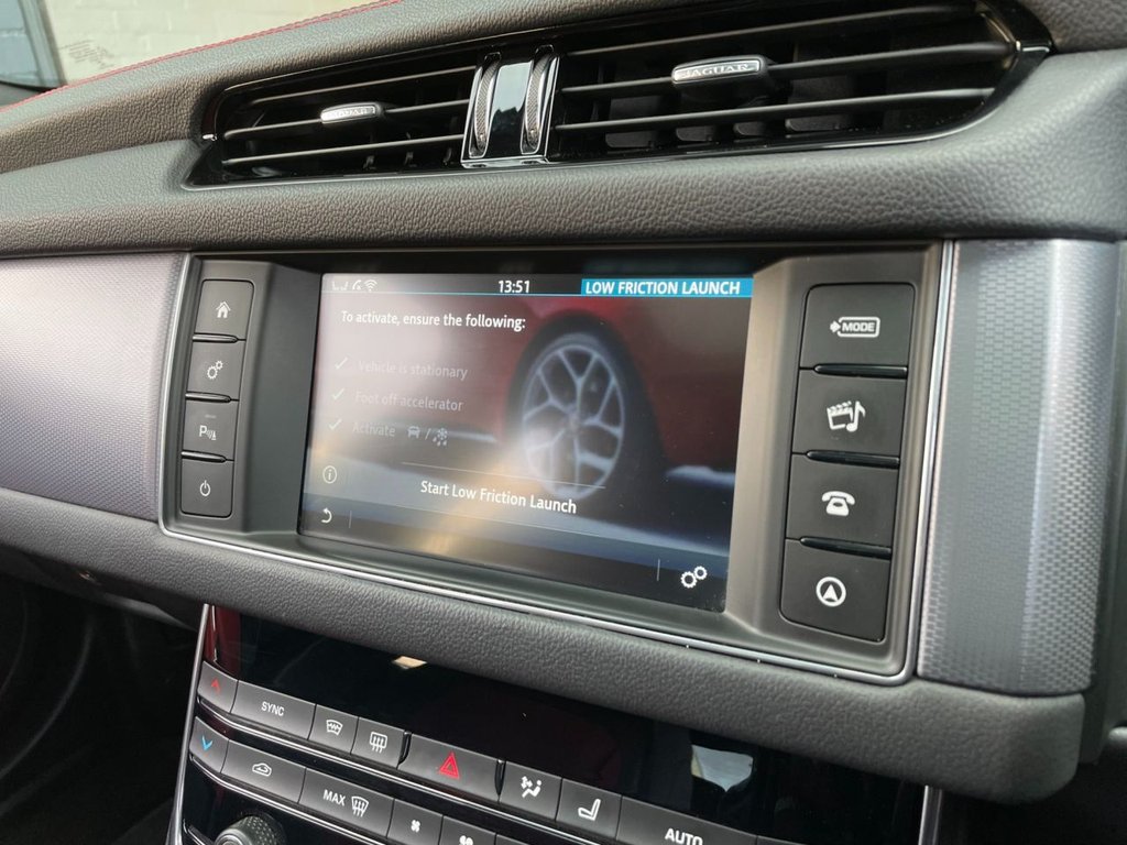 USED 2017 66 JAGUAR XF 2.0 D R-SPORT AWD 4d 177 BHP 