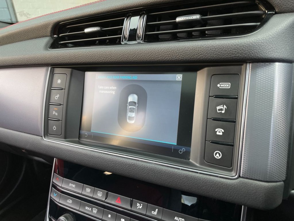 USED 2017 66 JAGUAR XF 2.0 D R-SPORT AWD 4d 177 BHP 